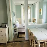 Ehem. Sommerresidenz Von Fuerst Friedrich Iii. App.1 Und App.2 Apartamento