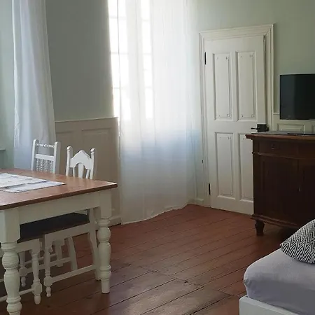 Ehem. Sommerresidenz Von Fuerst Friedrich Iii. App.1 Und App.2