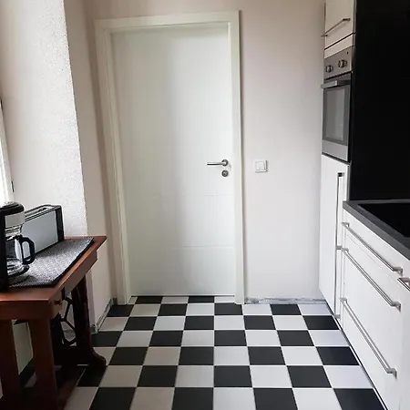 Ehem. Sommerresidenz Von Fuerst Friedrich Iii. App.1 Und App.2 Διαμέρισμα