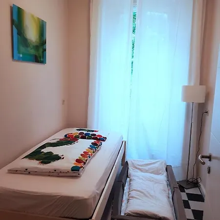 Διαμέρισμα Ehem. Sommerresidenz Von Fuerst Friedrich Iii. App.1 Und App.2