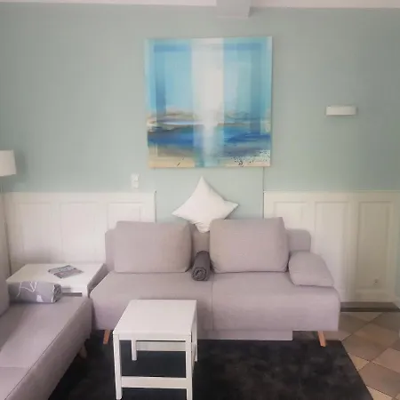 Ehem. Sommerresidenz Von Fuerst Friedrich Iii. App.1 Und App.2 * Kirn