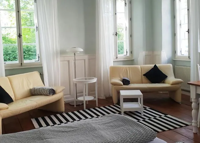 Апартаменты Ehem. Sommerresidenz Von Fuerst Friedrich Iii. App.1 Und App.2 *