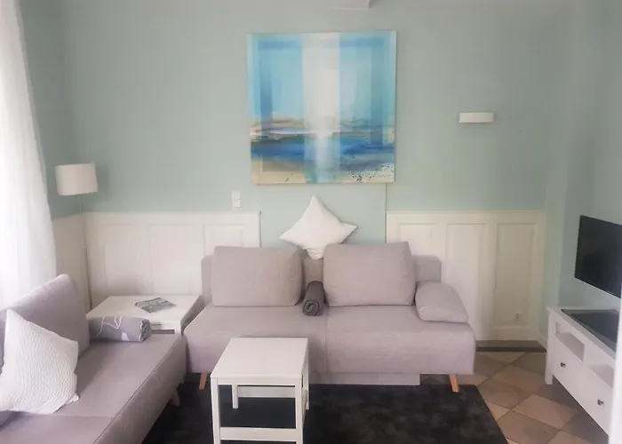 Ehem. Sommerresidenz Von Fuerst Friedrich Iii. App.1 Und App.2 * Kirn